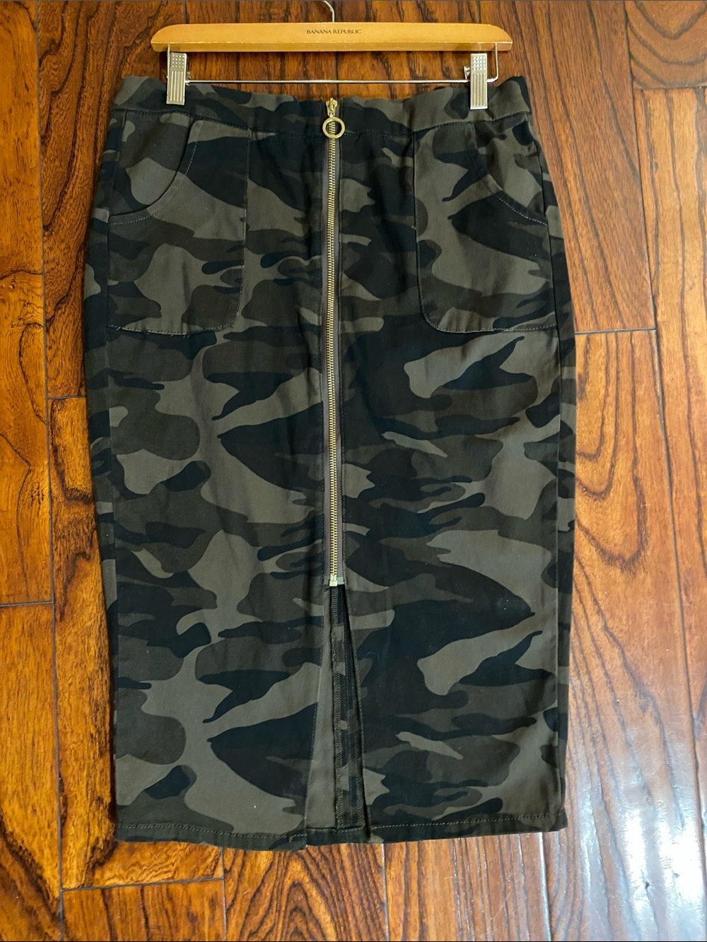 Soho New York & Company Olive Camo Zip-Front Cargo Pencil Skirt